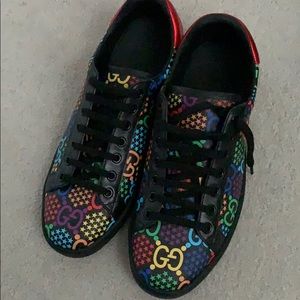 Gucci sneaks